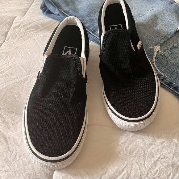 Vans Shoes - Vans Black Women Slip On Shoes 7